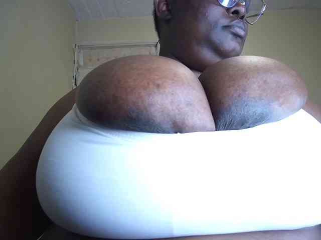 bigboobie22 webcam