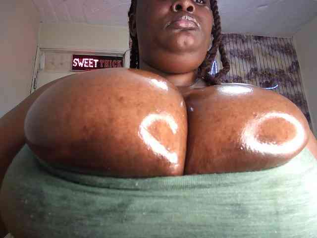 bigboobie22 webcam