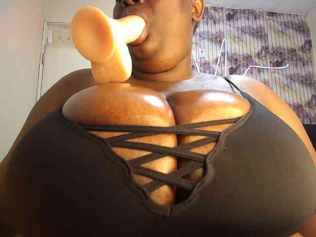 bigboobie22 bigboobie22