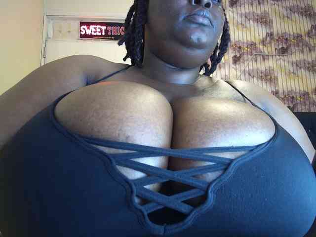 bigboobie22 webcam