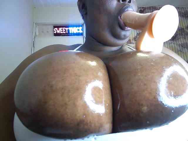 bigboobie22 webcam