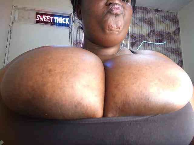 bigboobie22 webcam