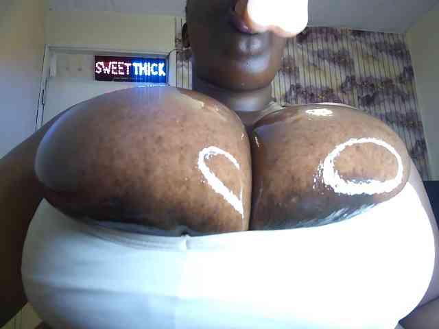 bigboobie22 webcam