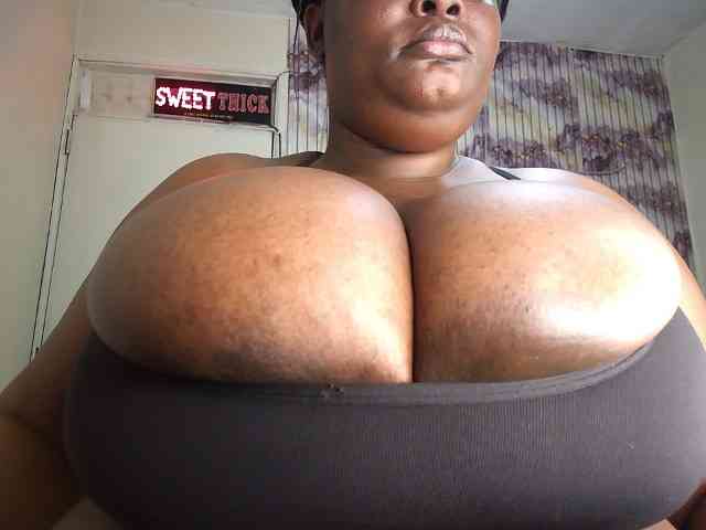 bigboobie22 webcam