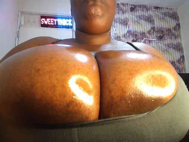 bigboobie22 webcam