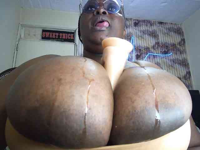 bigboobie22 webcam