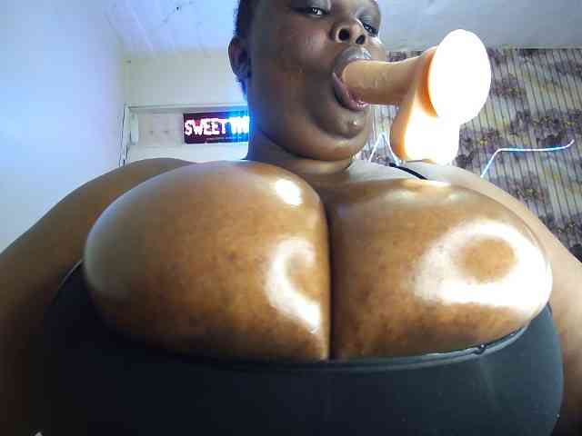 bigboobie22 bigboobie22
