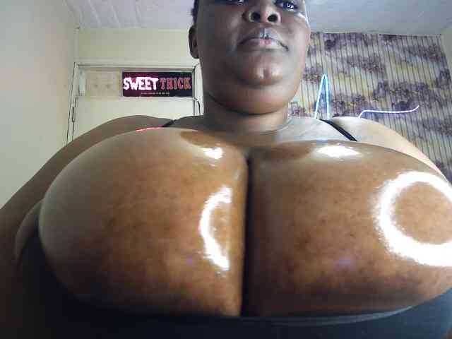 bigboobie22 webcam