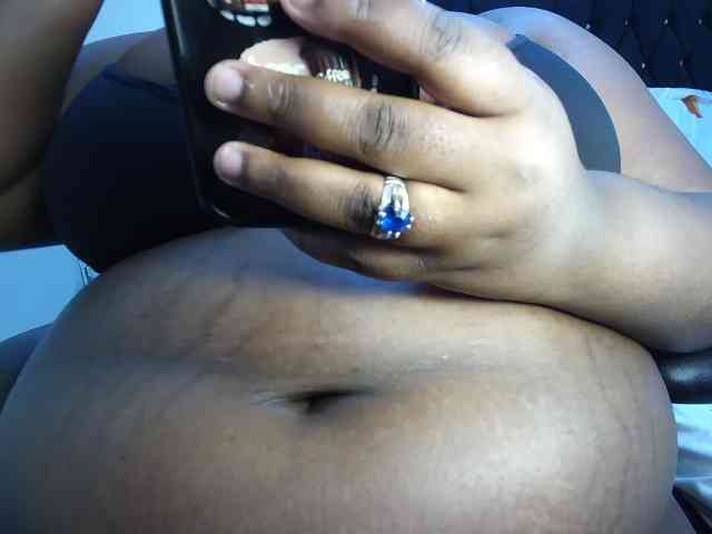 bigboobie22's live room