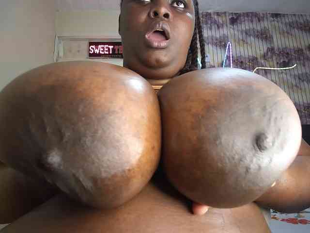 bigboobie22 webcam