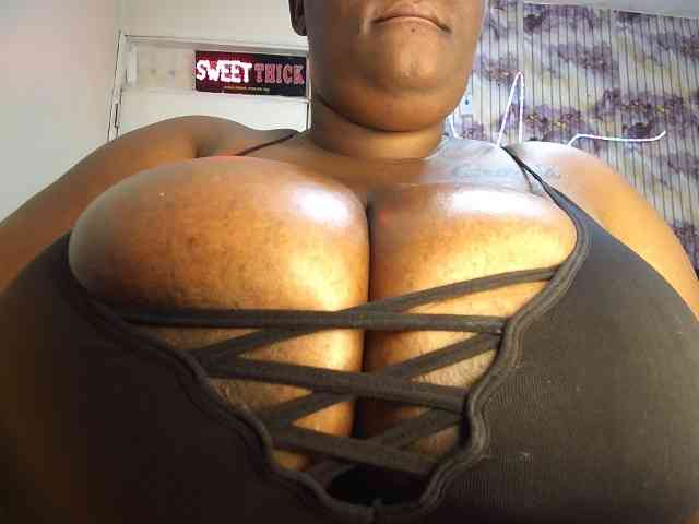bigboobie22 Live Webcam on BongaCams