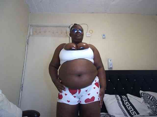 bigboobie22 webcam
