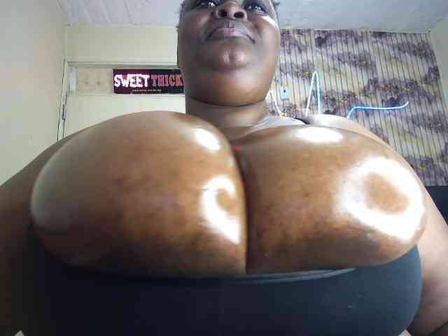 bigboobie22 webcam