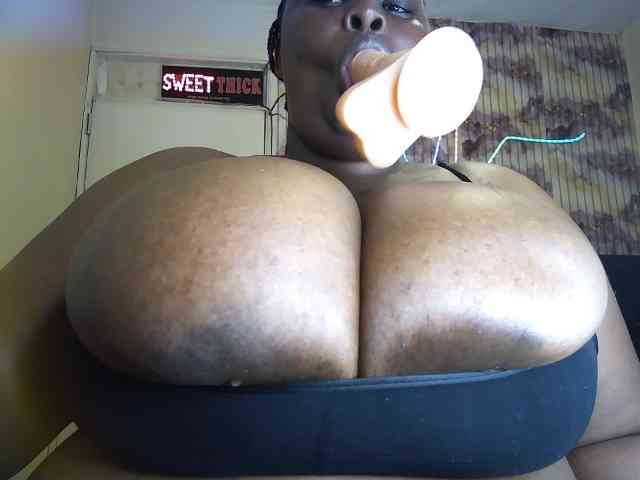 bigboobie22 webcam