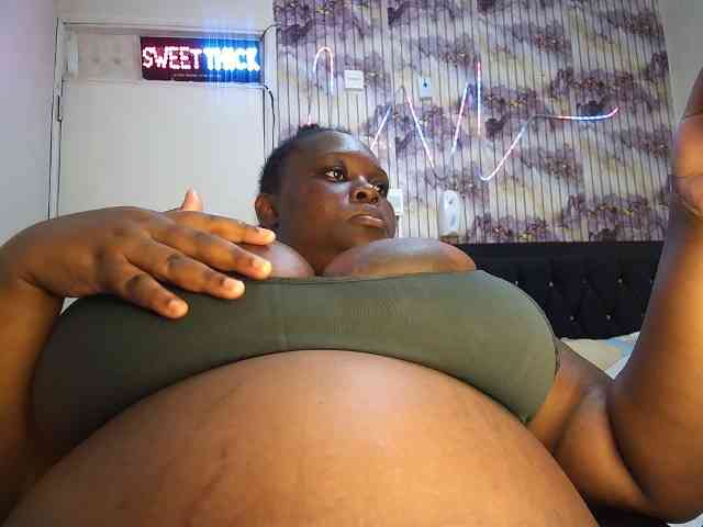 bigboobie22 webcam