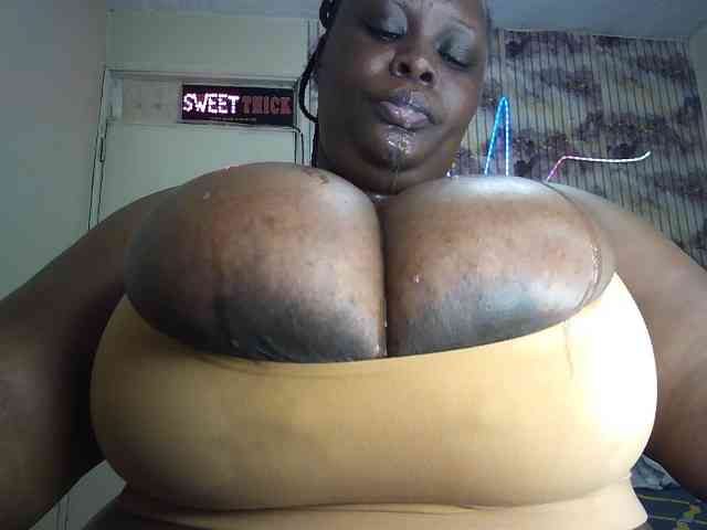 bigboobie22 webcam