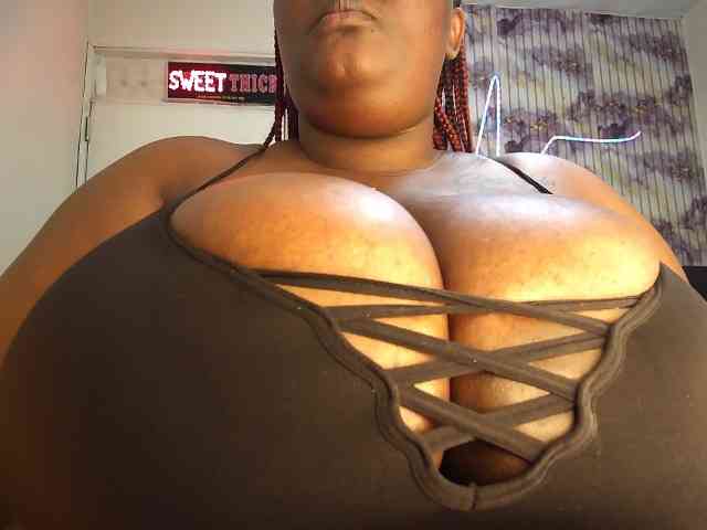 bigboobie22 webcam