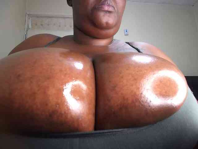 bigboobie22 bigboobie22