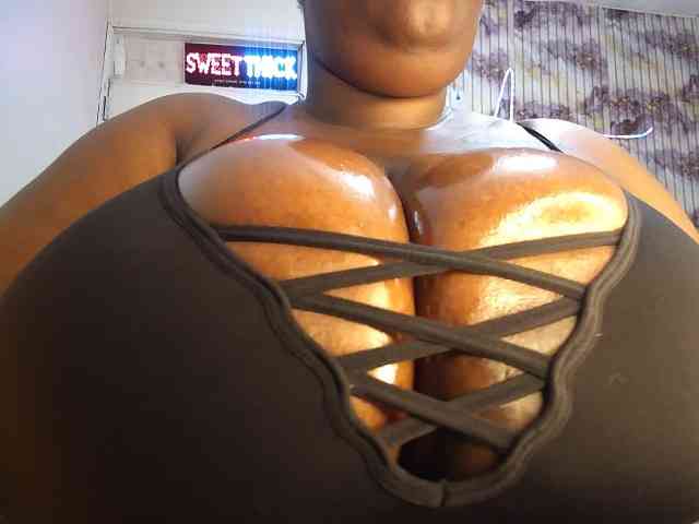 bigboobie22 webcam