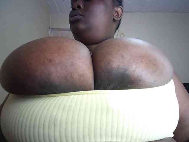 bigboobie22 webcam