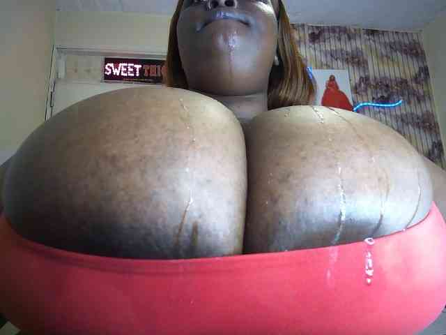 bigboobie22 webcam