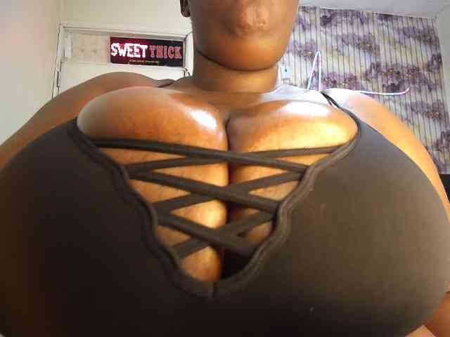 bigboobie22 webcam