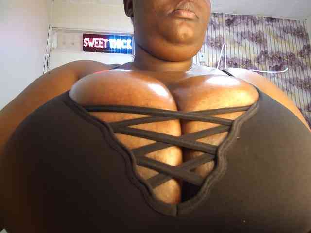 bigboobie22 webcam
