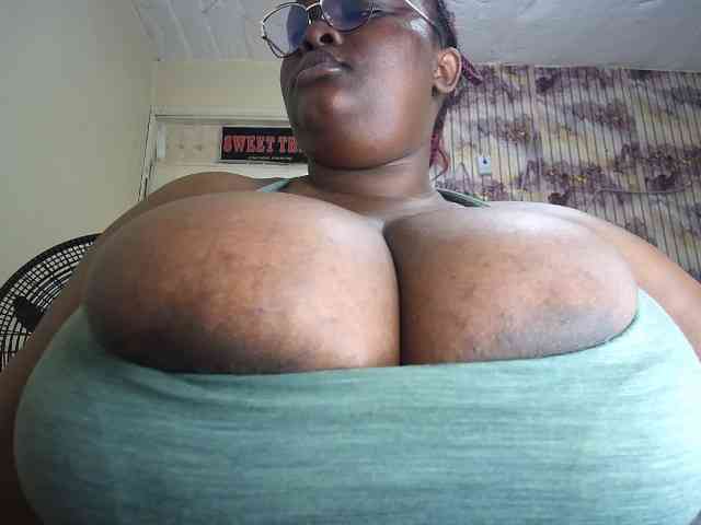 bigboobie22 webcam