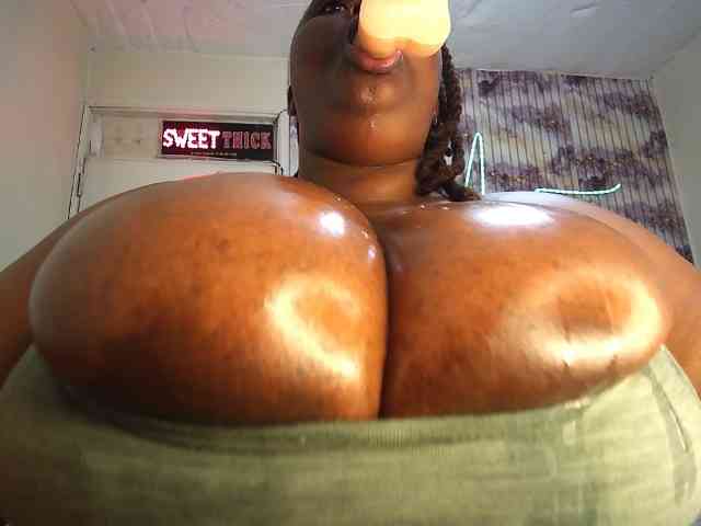 bigboobie22 webcam
