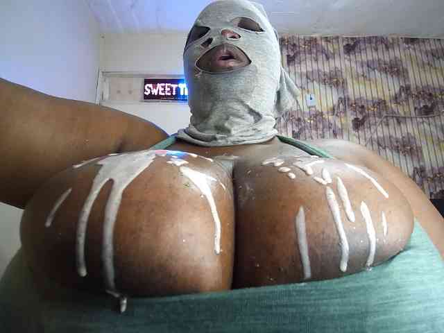 bigboobie22 webcam