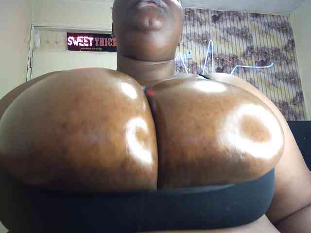 bigboobie22 webcam