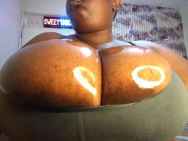 bigboobie22 webcam