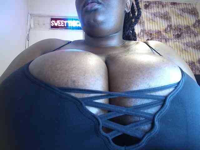 bigboobie22 webcam