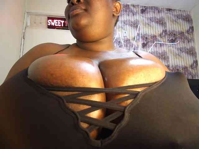 bigboobie22 webcam