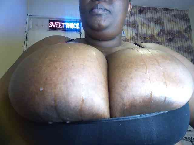 bigboobie22 webcam