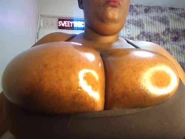 bigboobie22 bigboobie22