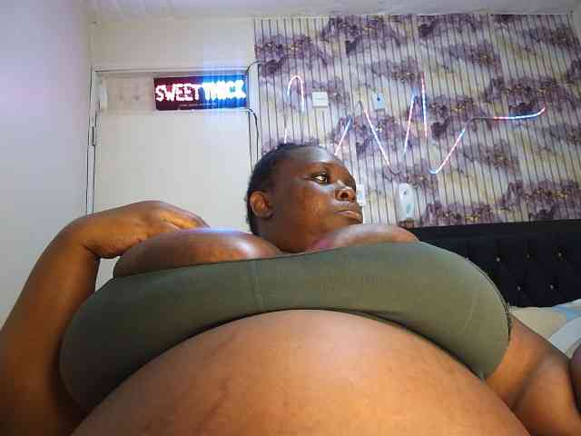 bigboobie22 webcam