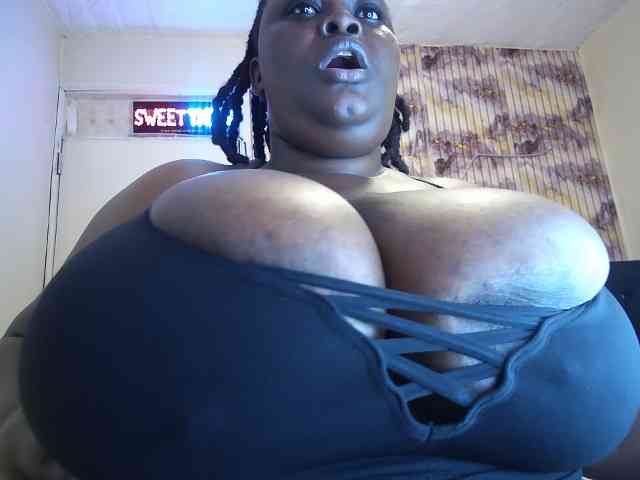 bigboobie22 webcam