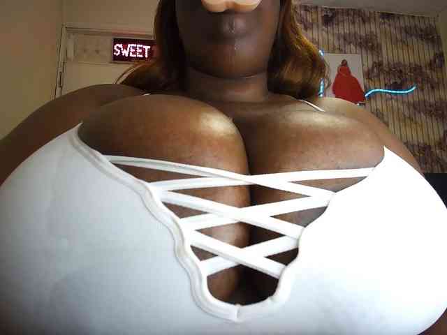 bigboobie22 webcam