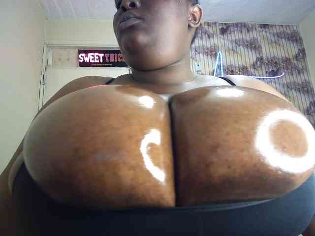 bigboobie22 Live Webcam on BongaCams
