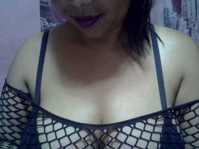 bigass-tits live cam preview