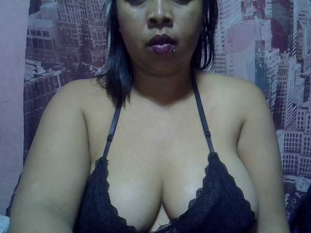 bigass-tits live cam preview