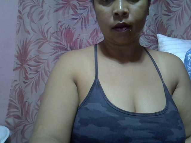 bigass-tits live cam preview