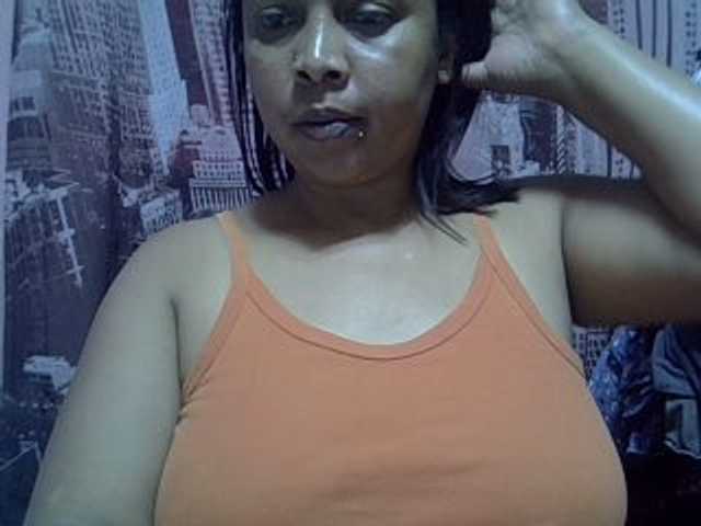 bigass-tits live cam preview