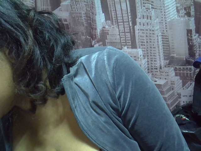bigass-tits live cam on BongaCams
