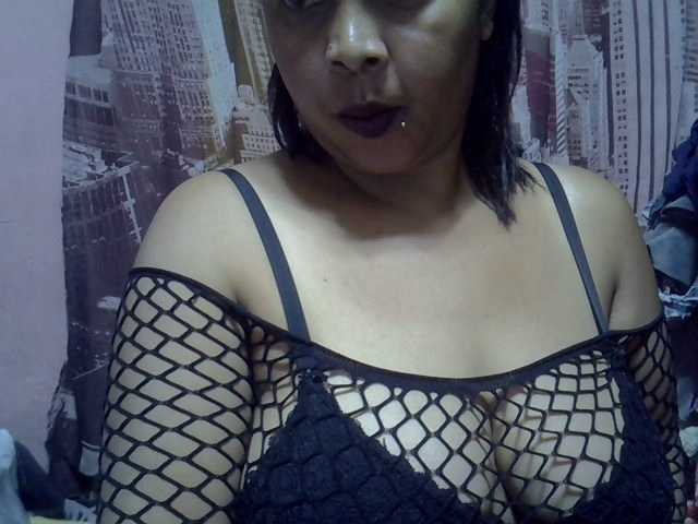 bigass-tits live cam preview