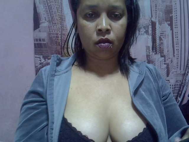 bigass-tits live cam preview