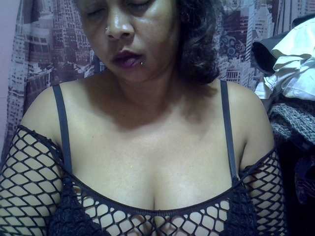 bigass-tits live webcam show