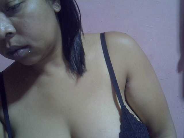 bigass-tits live cam on BongaCams