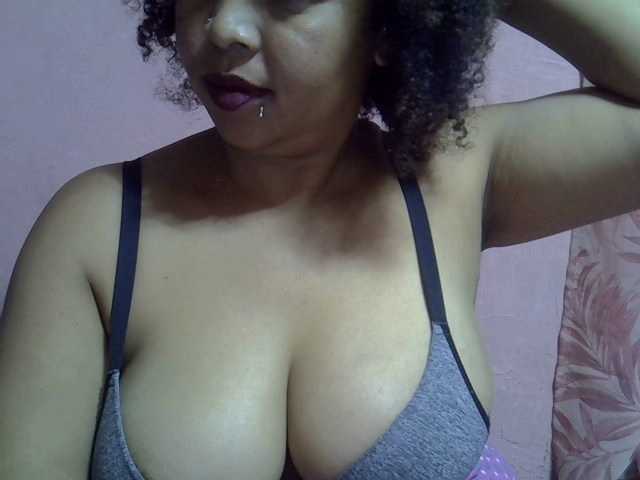 bigass-tits webcam